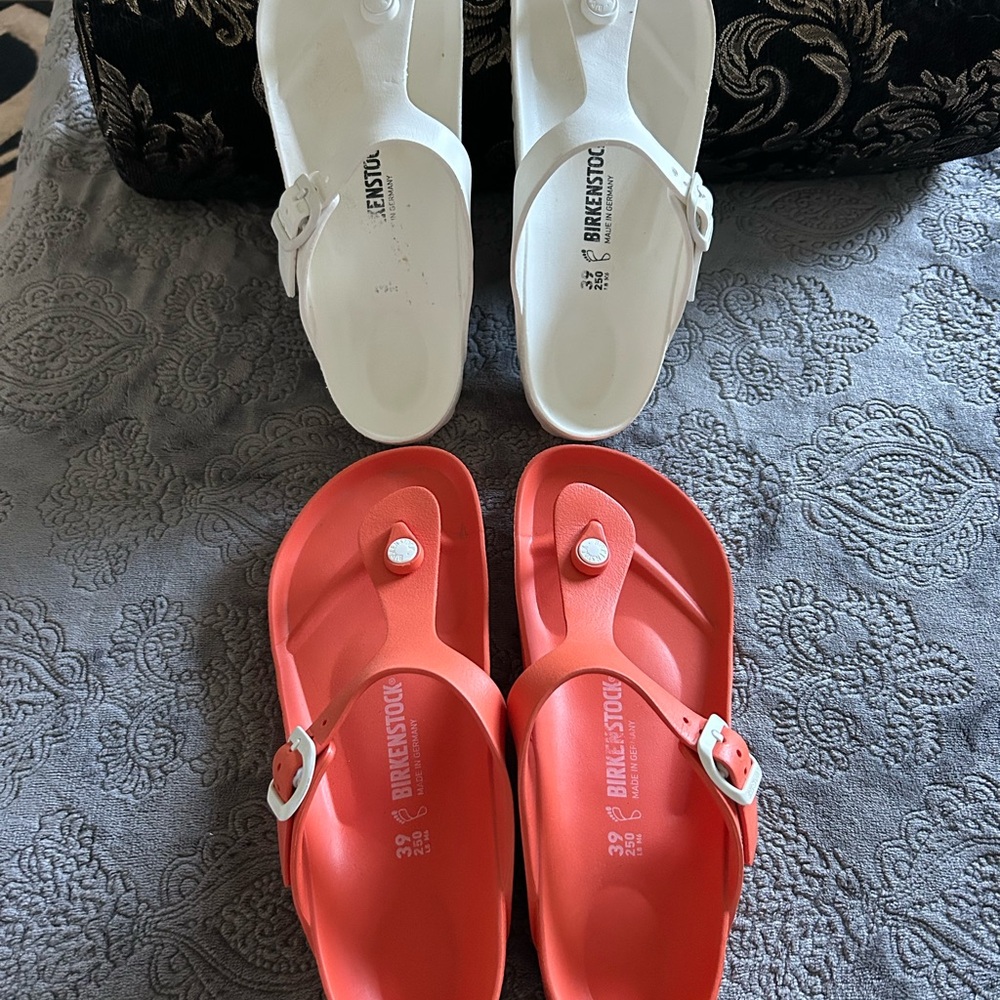Birkenstock 2 pair Gizeh Essentials sandals in White and Orange